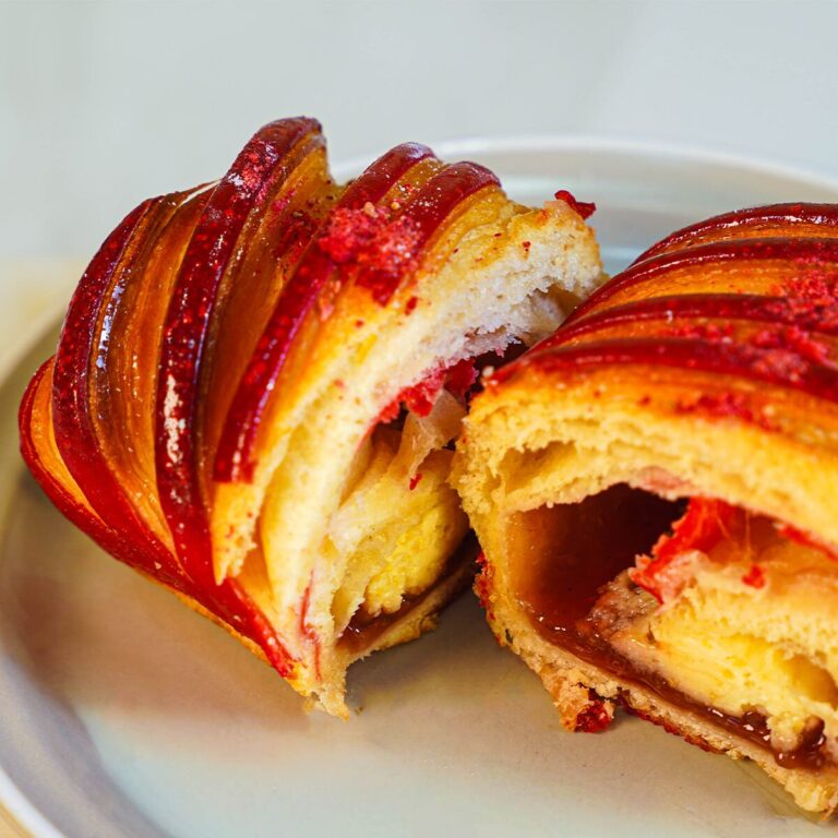 StrawberryCroissantCut 768x768